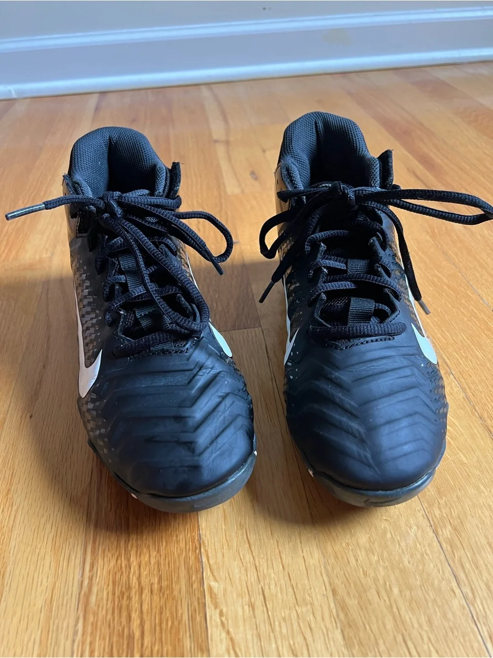 Black & White Nike Alpha FastFlex Football Cleats size 5.5 Wide